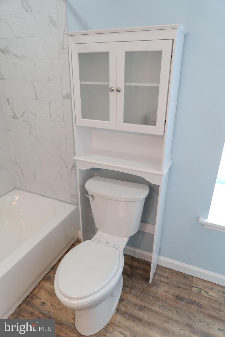 520 East Ave Property Photo 9