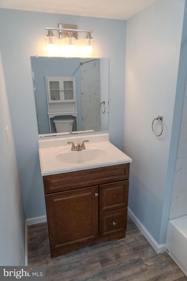 520 East Ave Property Photo 10