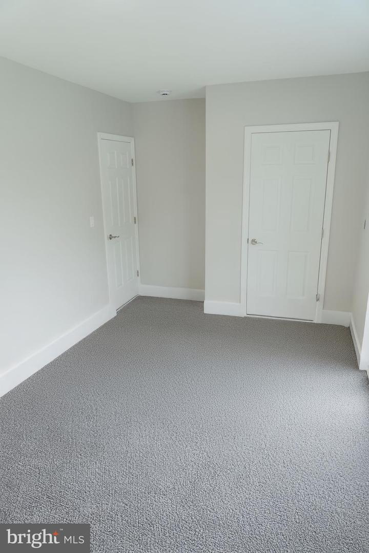 520 East Ave Property Photo 12