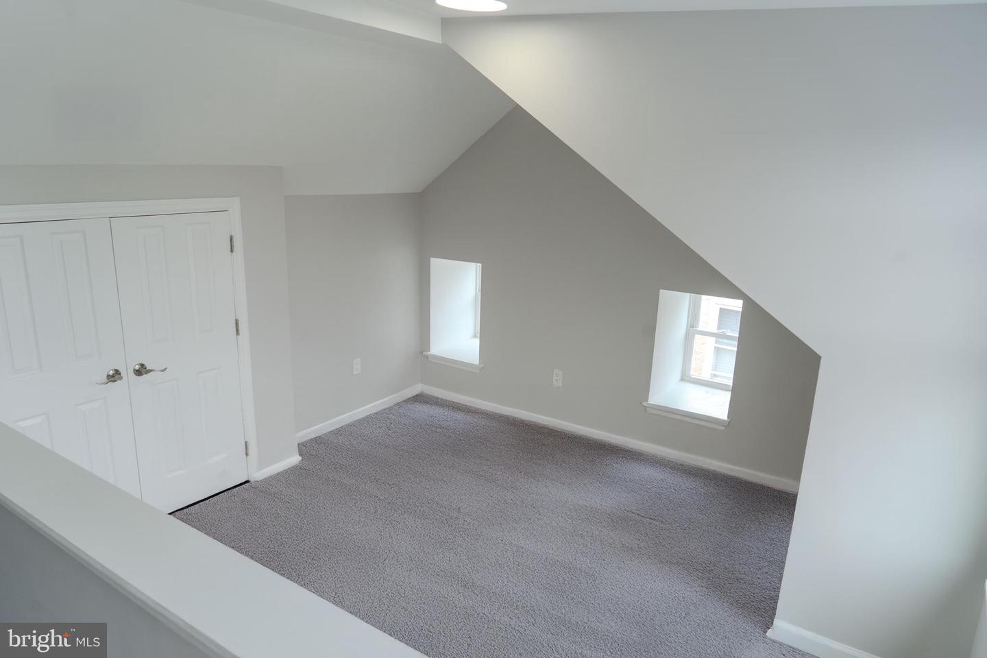 520 East Ave Property Photo 14