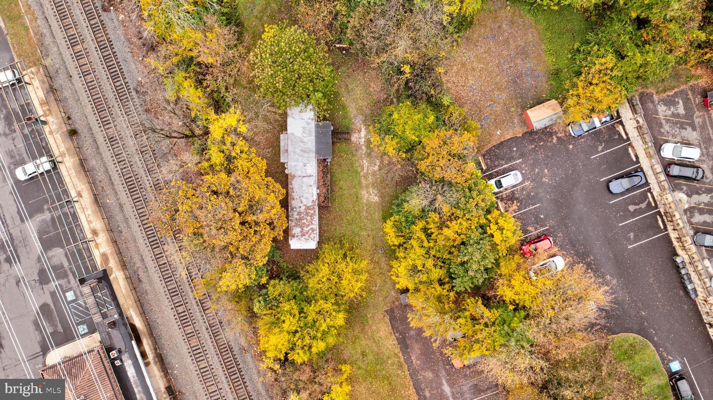 157 Main St Property Photo 3