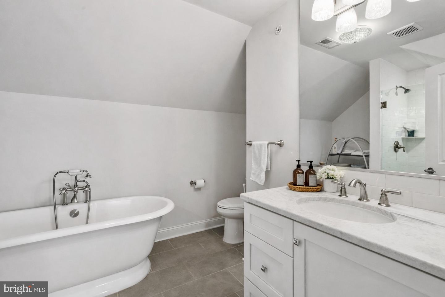 219 E Montgomery Ave #6 Property Photo 46