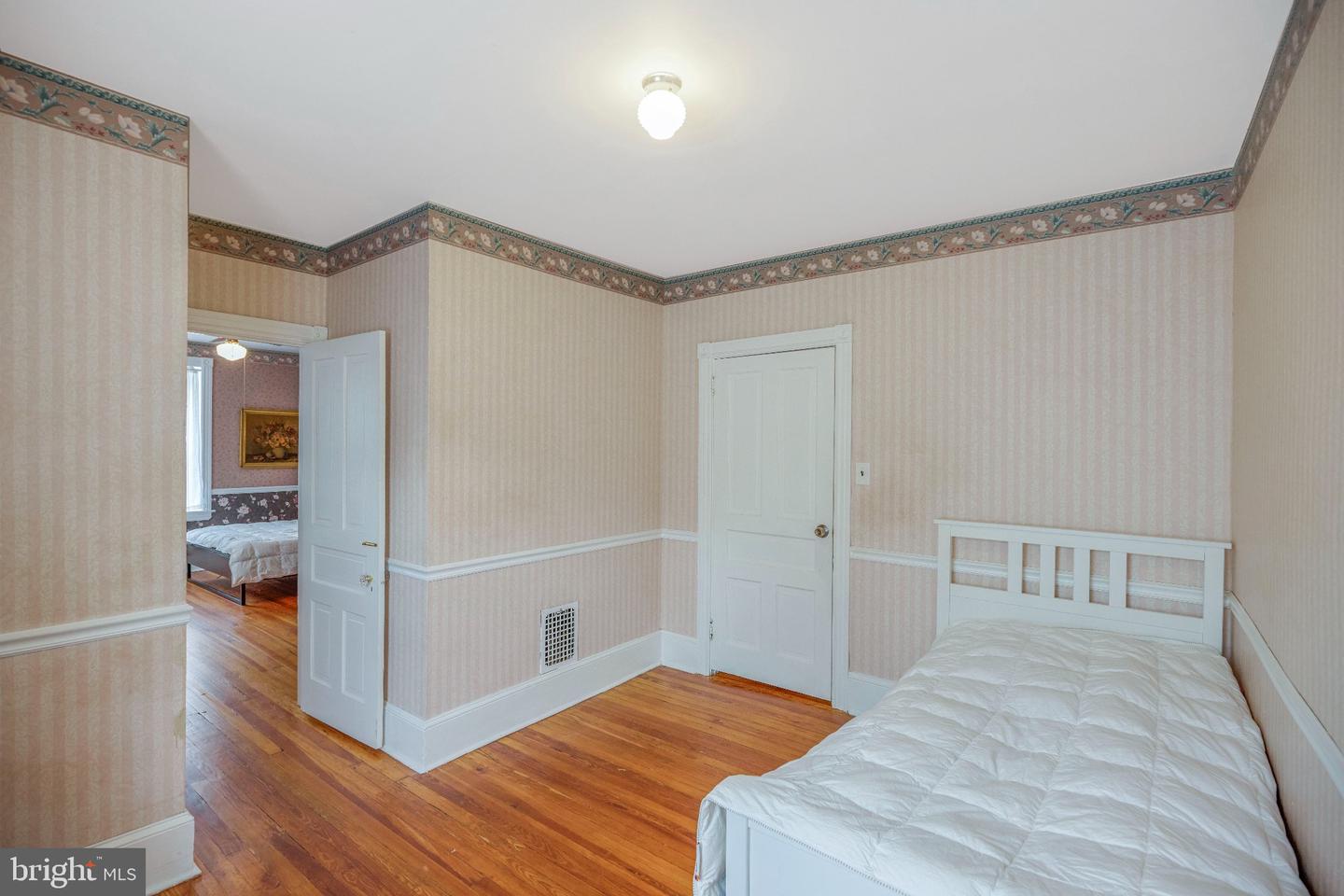 608 Washington Ln Property Photo 19