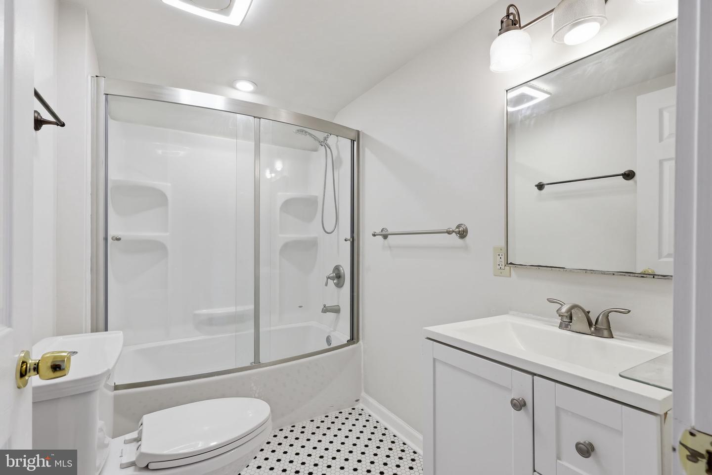 608 Washington Ln Property Photo 35