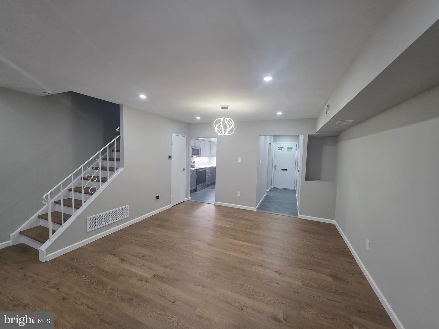 127 Hampstead Dr #127 Property Photo 2