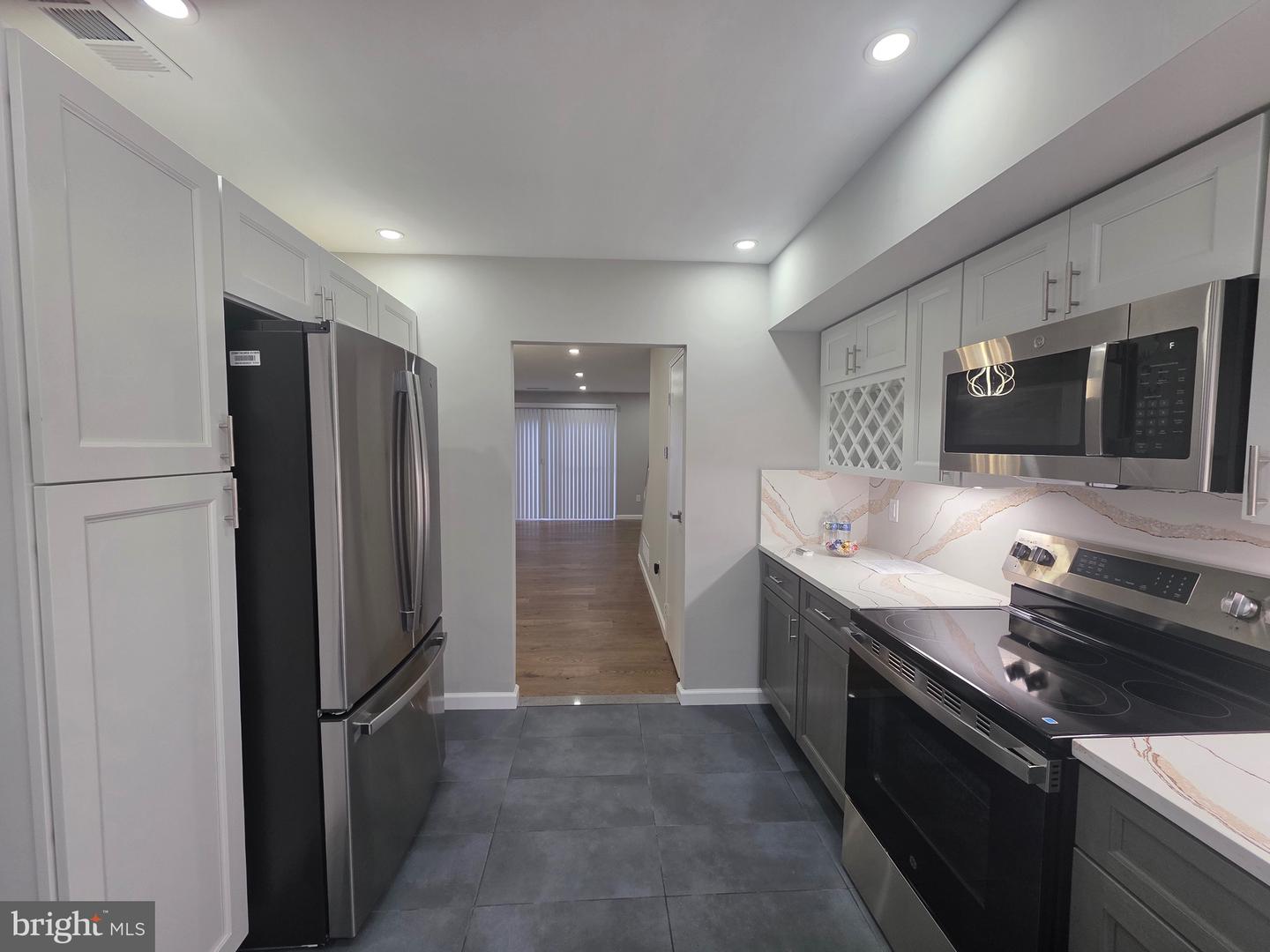 127 Hampstead Dr #127 Property Photo 5