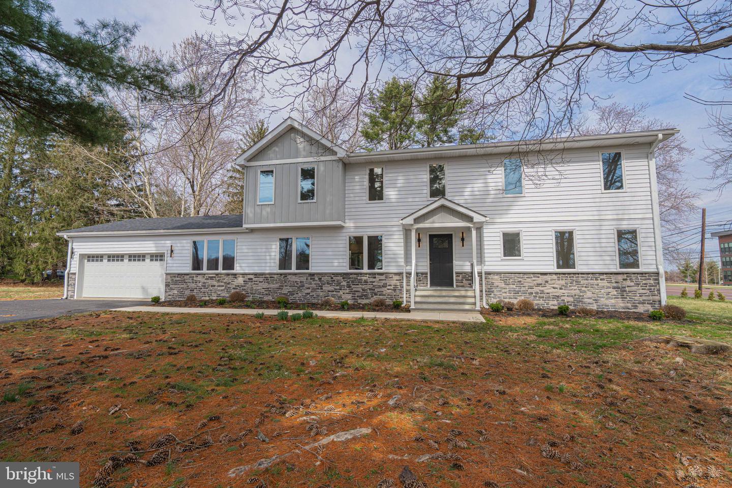 300 Witmer Rd Property Photo 1