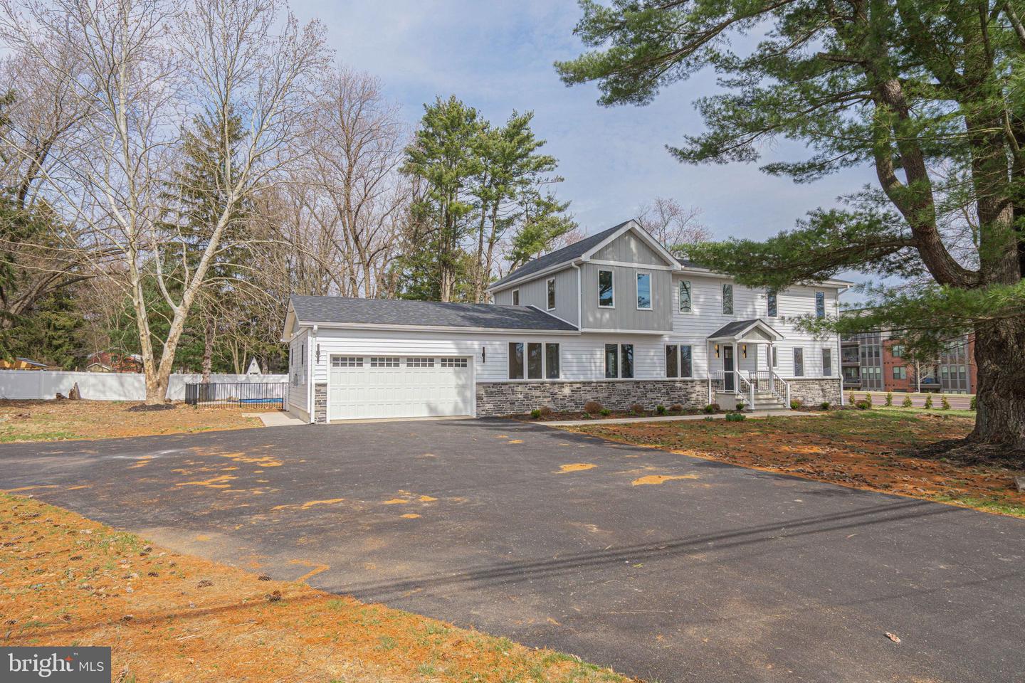 300 Witmer Rd Property Photo 2
