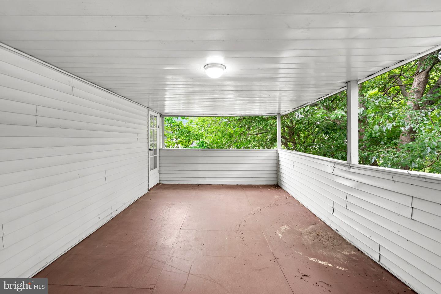 609 Foster Rd Property Photo 40