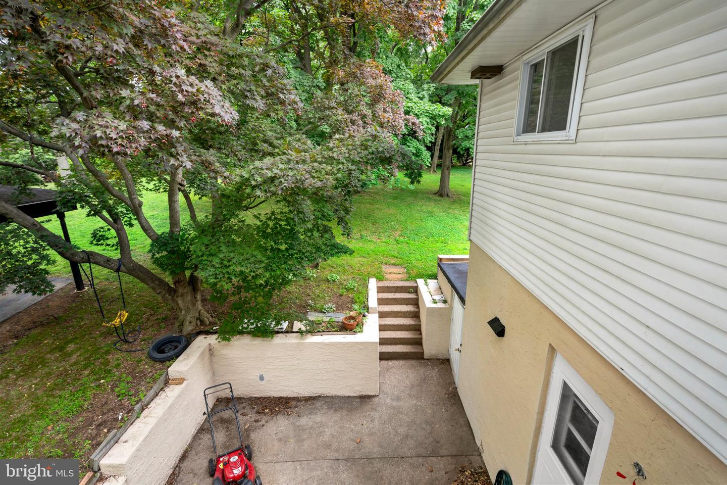 609 Foster Rd Property Photo 41