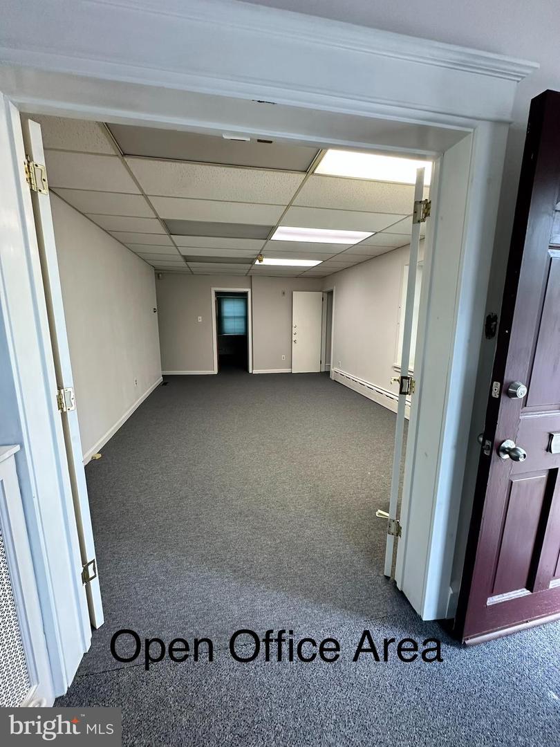 801 N Charlotte St #suite 1 Property Photo 3