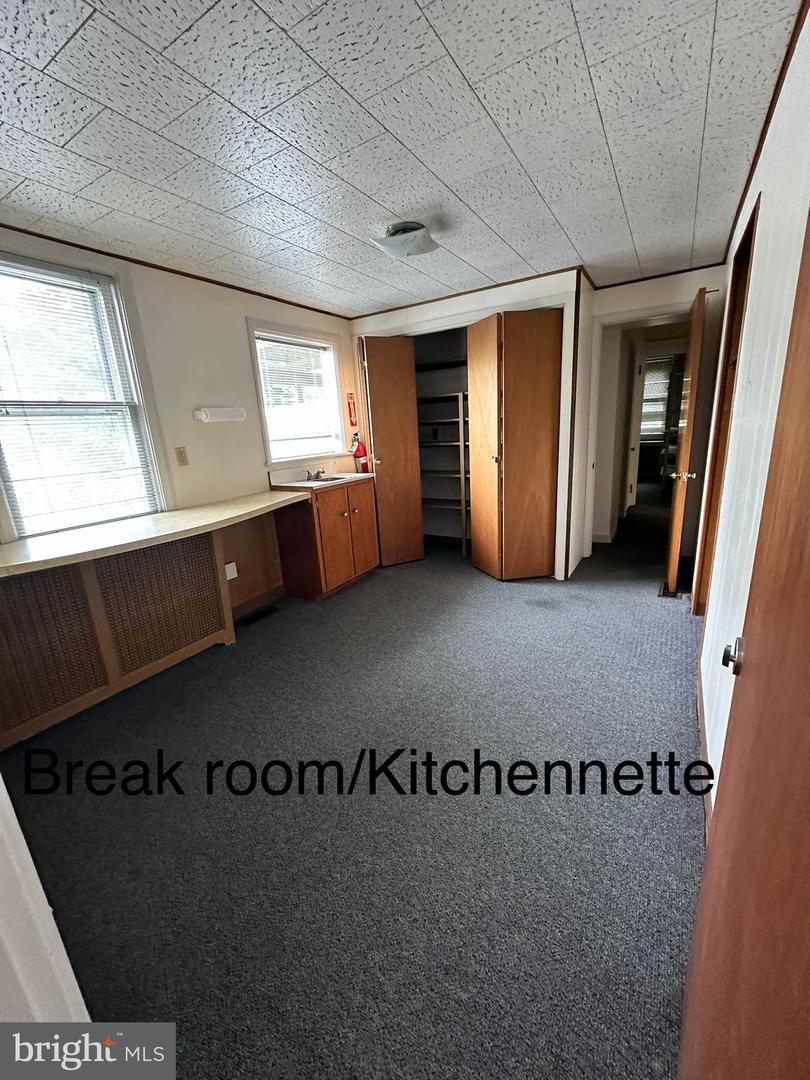 801 N Charlotte St #suite 1 Property Photo 5