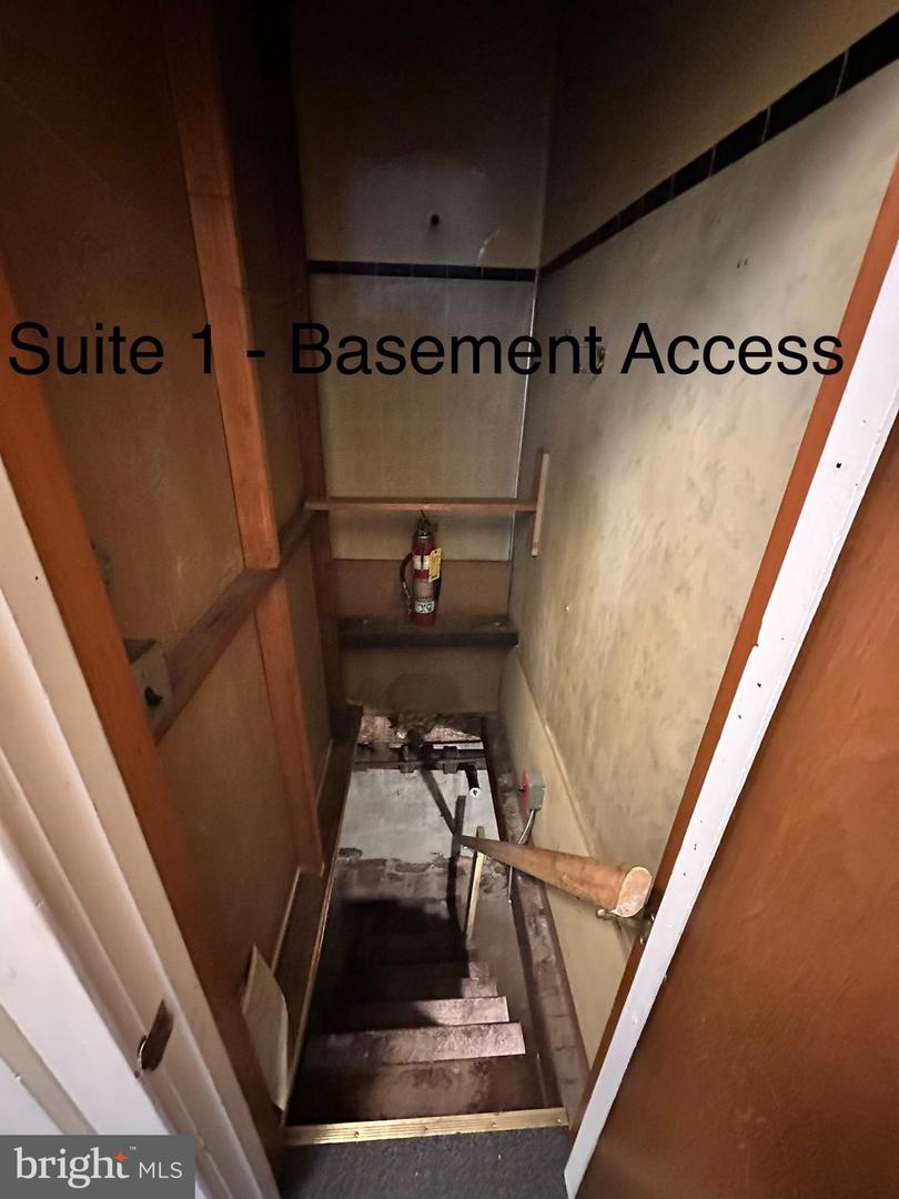 801 N Charlotte St #suite 1 Property Photo 7