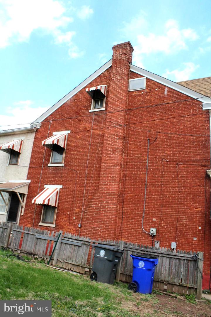 557 Lincoln Ave Property Photo 10