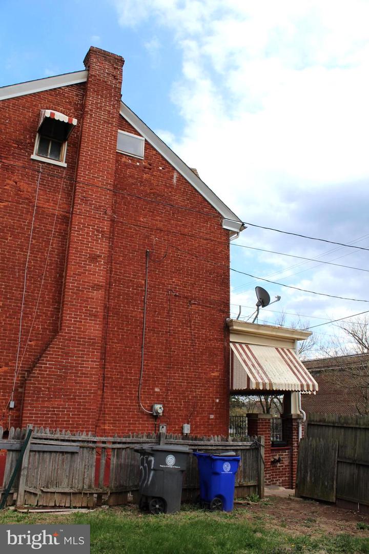 557 Lincoln Ave Property Photo 11
