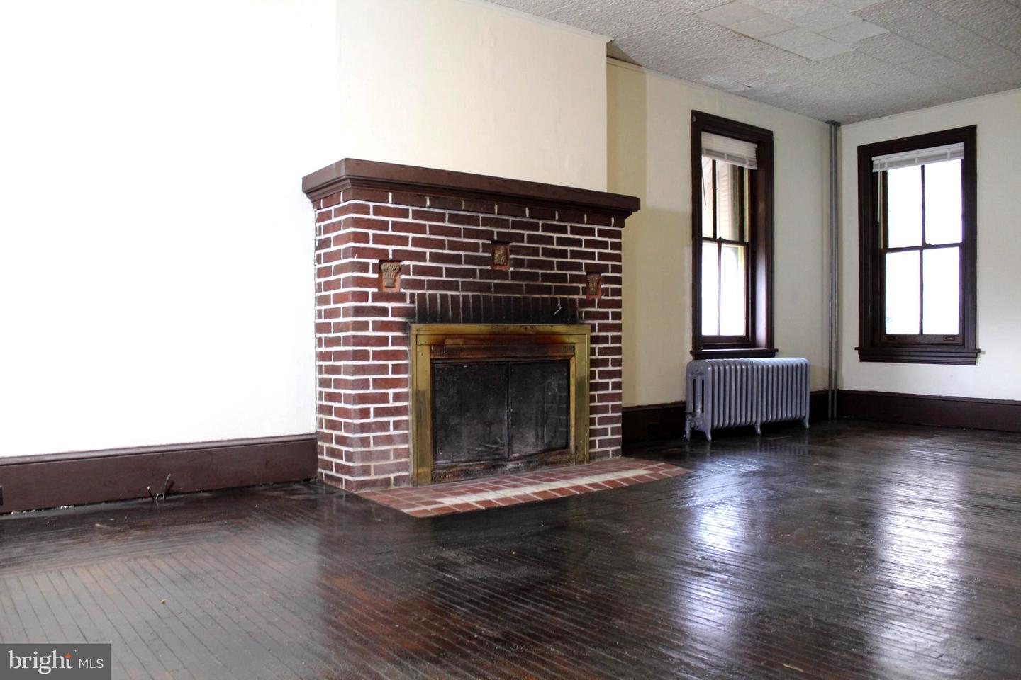 557 Lincoln Ave Property Photo 19