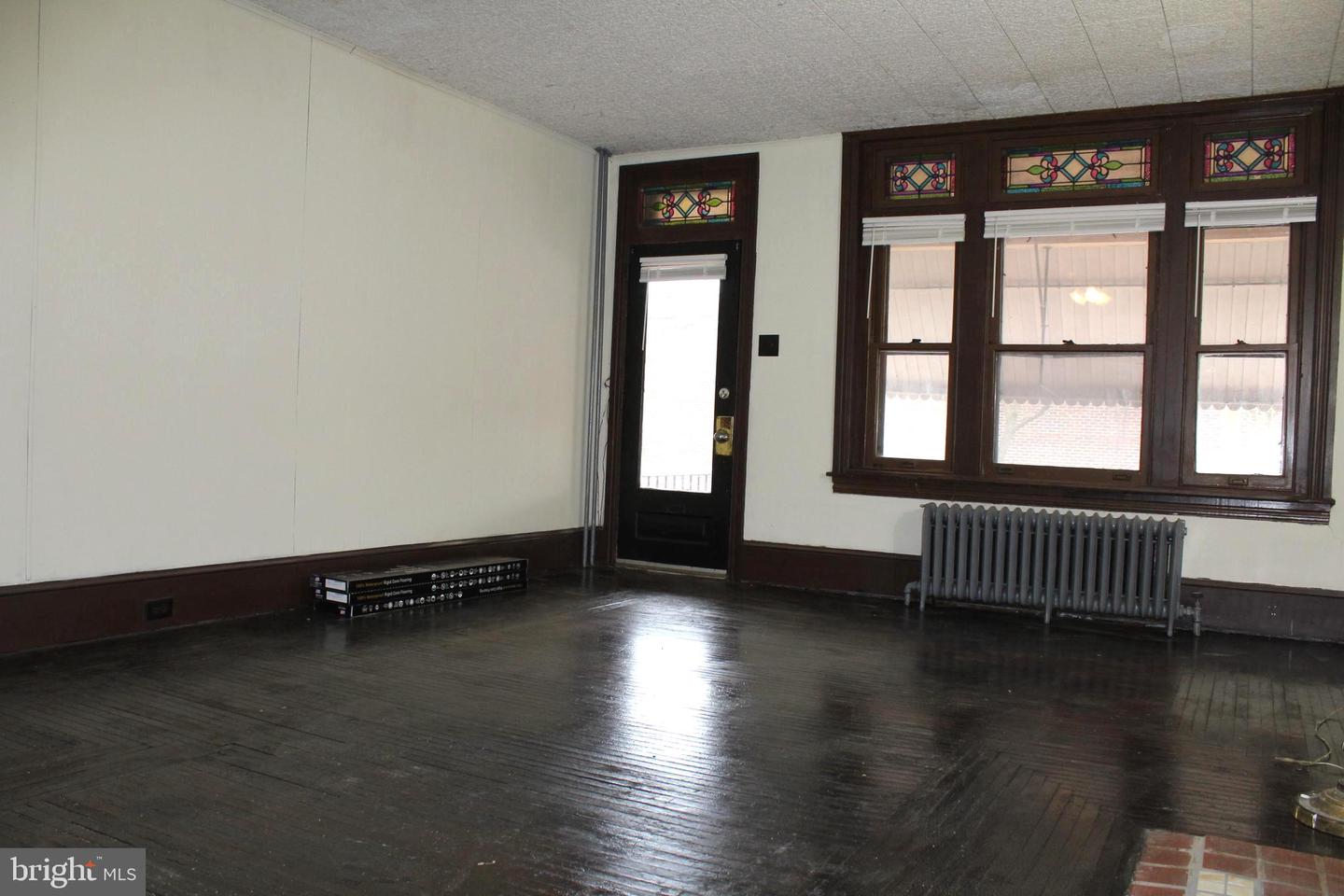 557 Lincoln Ave Property Photo 20