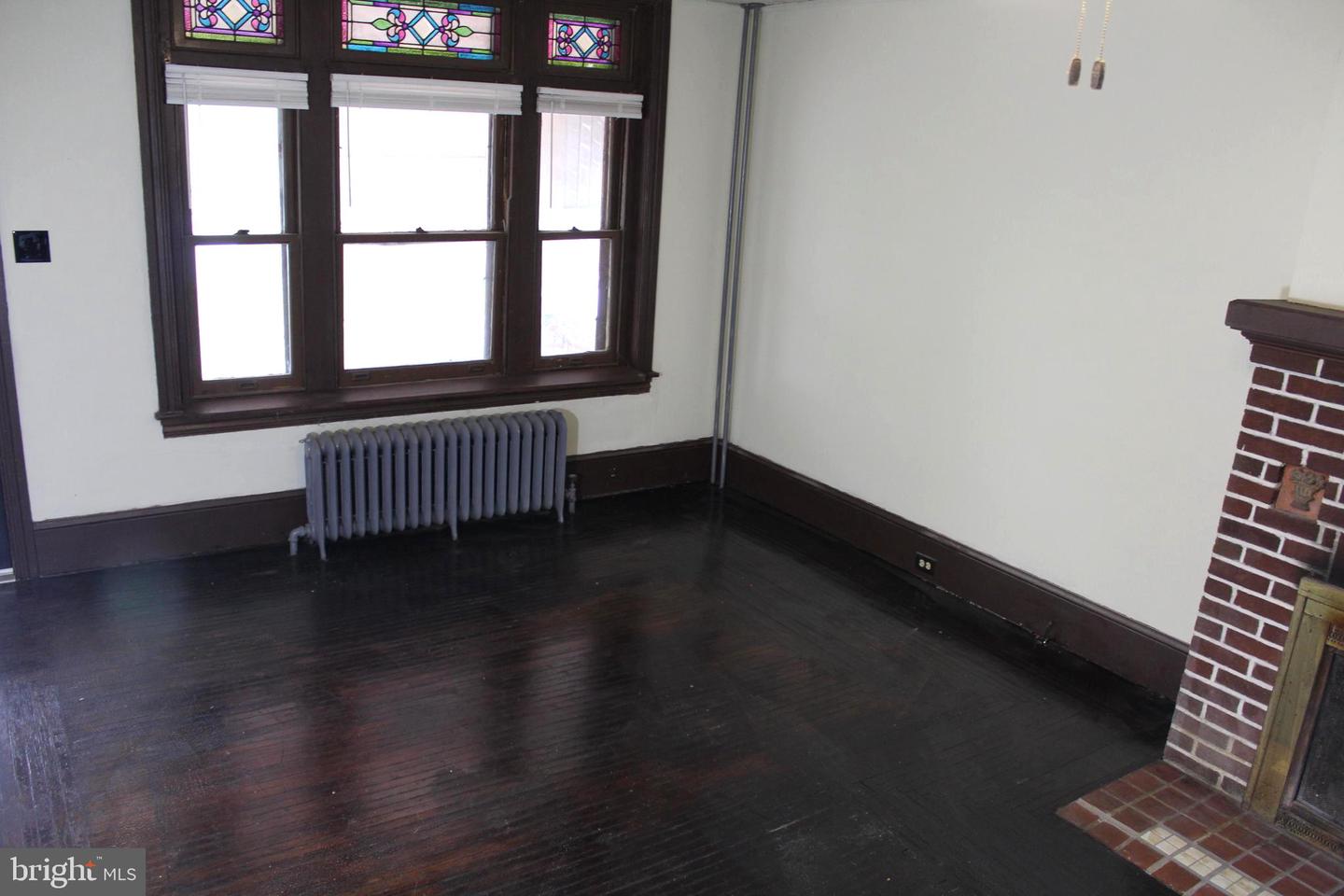 557 Lincoln Ave Property Photo 21