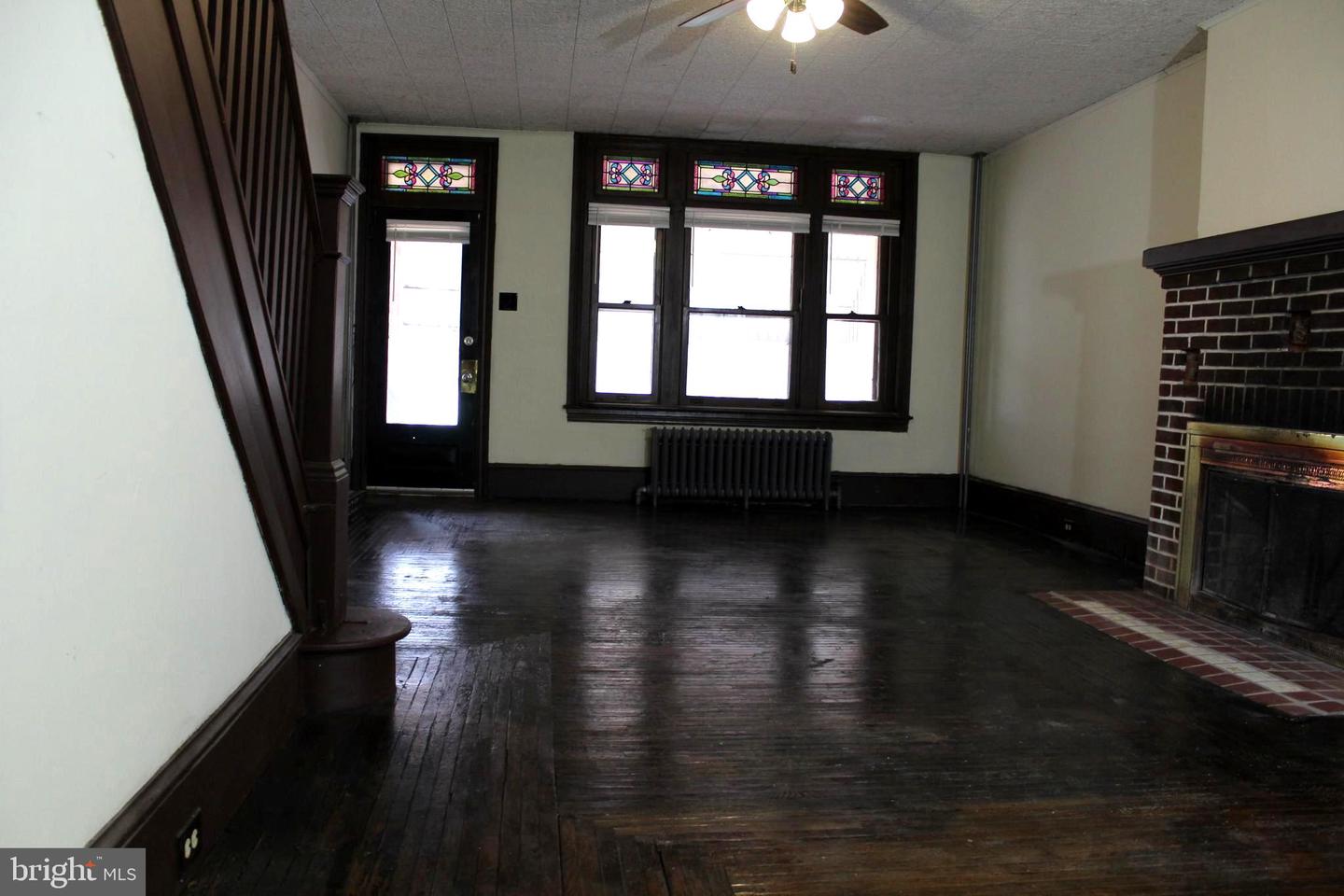 557 Lincoln Ave Property Photo 23