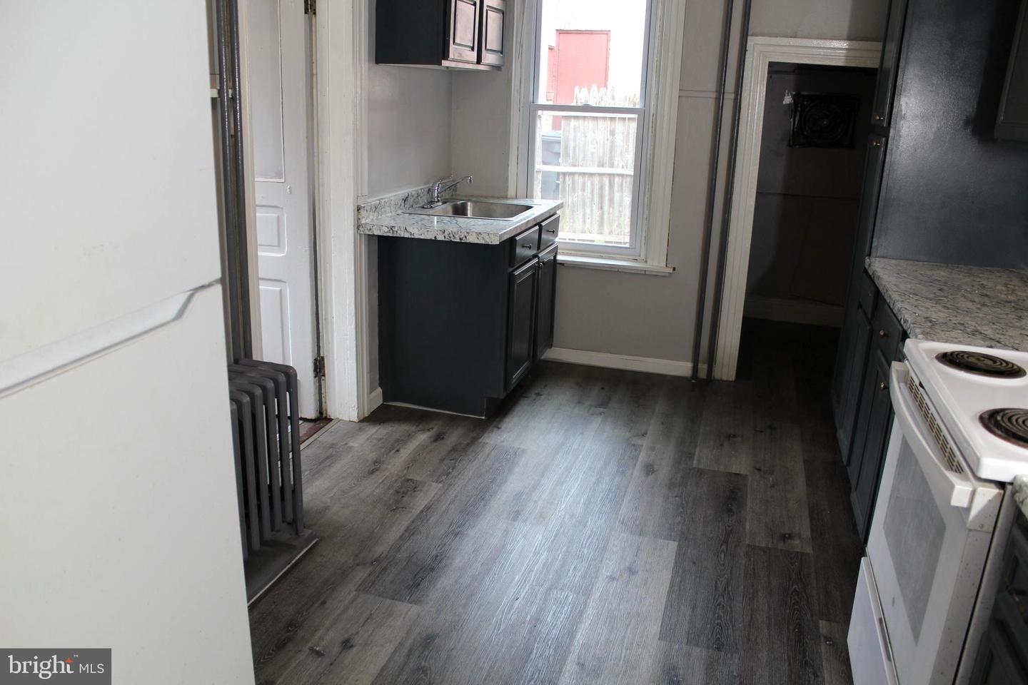 557 Lincoln Ave Property Photo 26