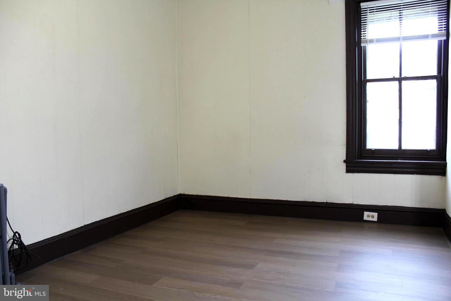 557 Lincoln Ave Property Photo 34