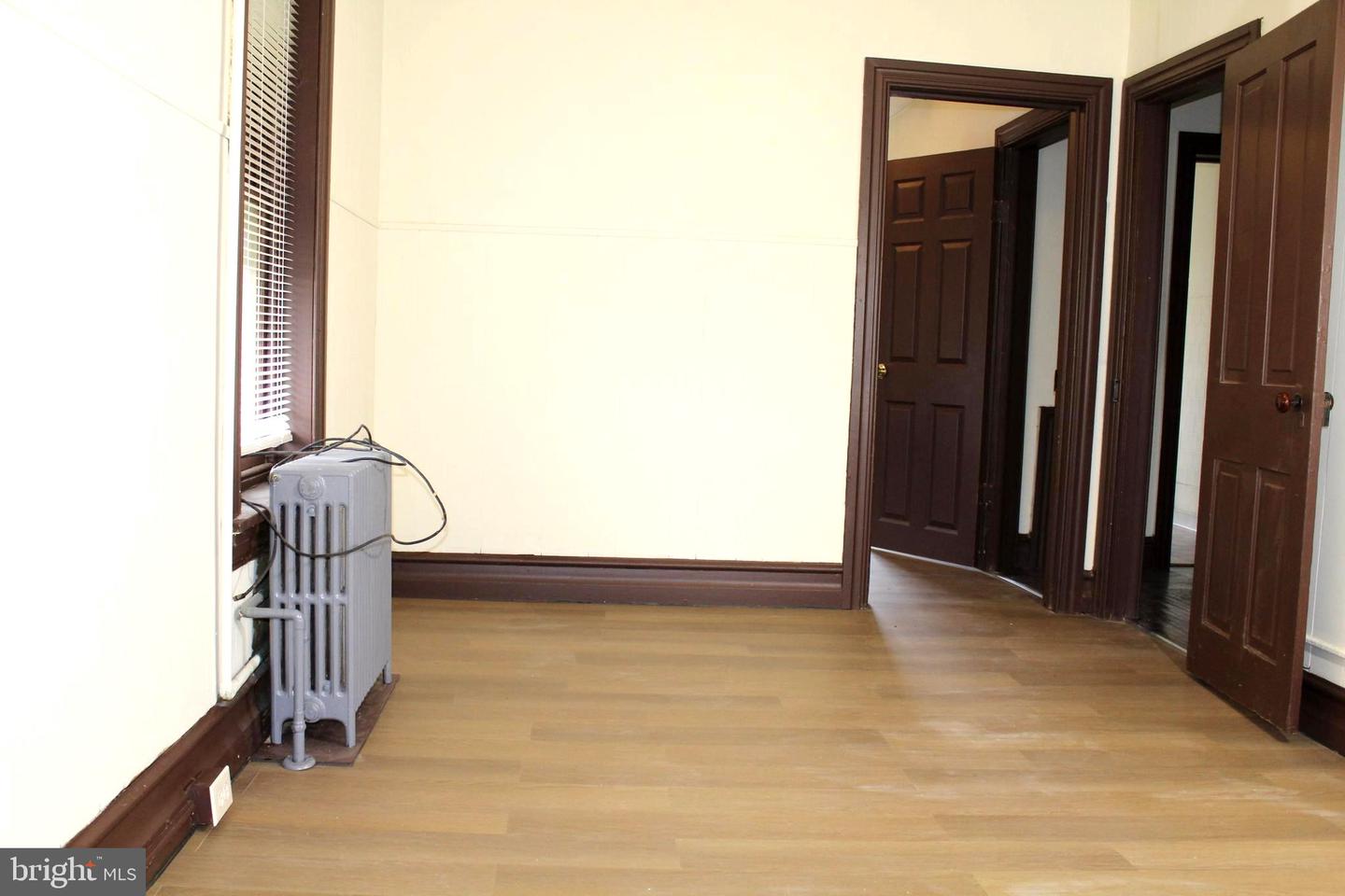 557 Lincoln Ave Property Photo 39