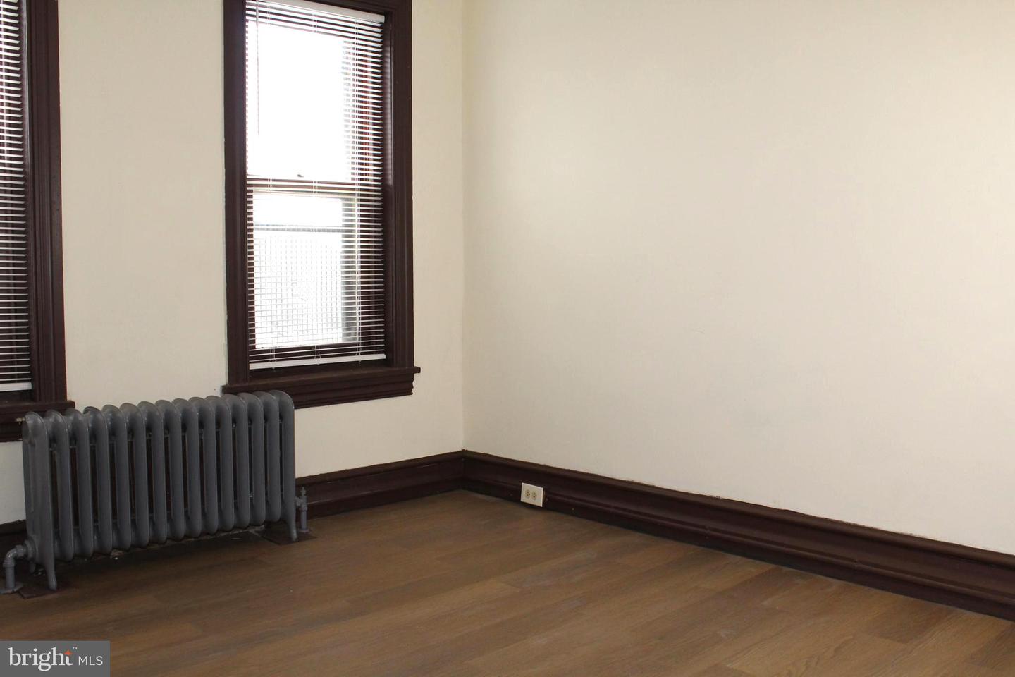 557 Lincoln Ave Property Photo 40