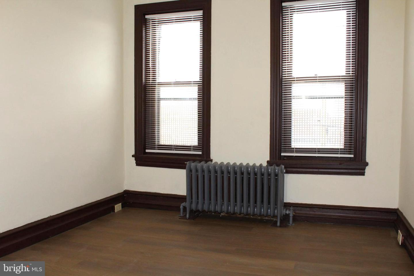 557 Lincoln Ave Property Photo 41
