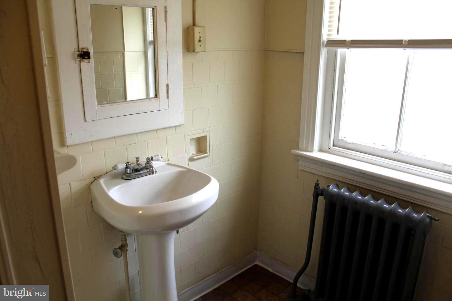 557 Lincoln Ave Property Photo 44