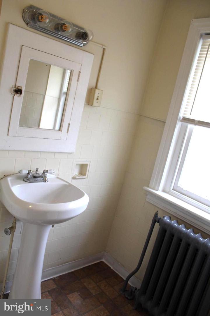 557 Lincoln Ave Property Photo 45