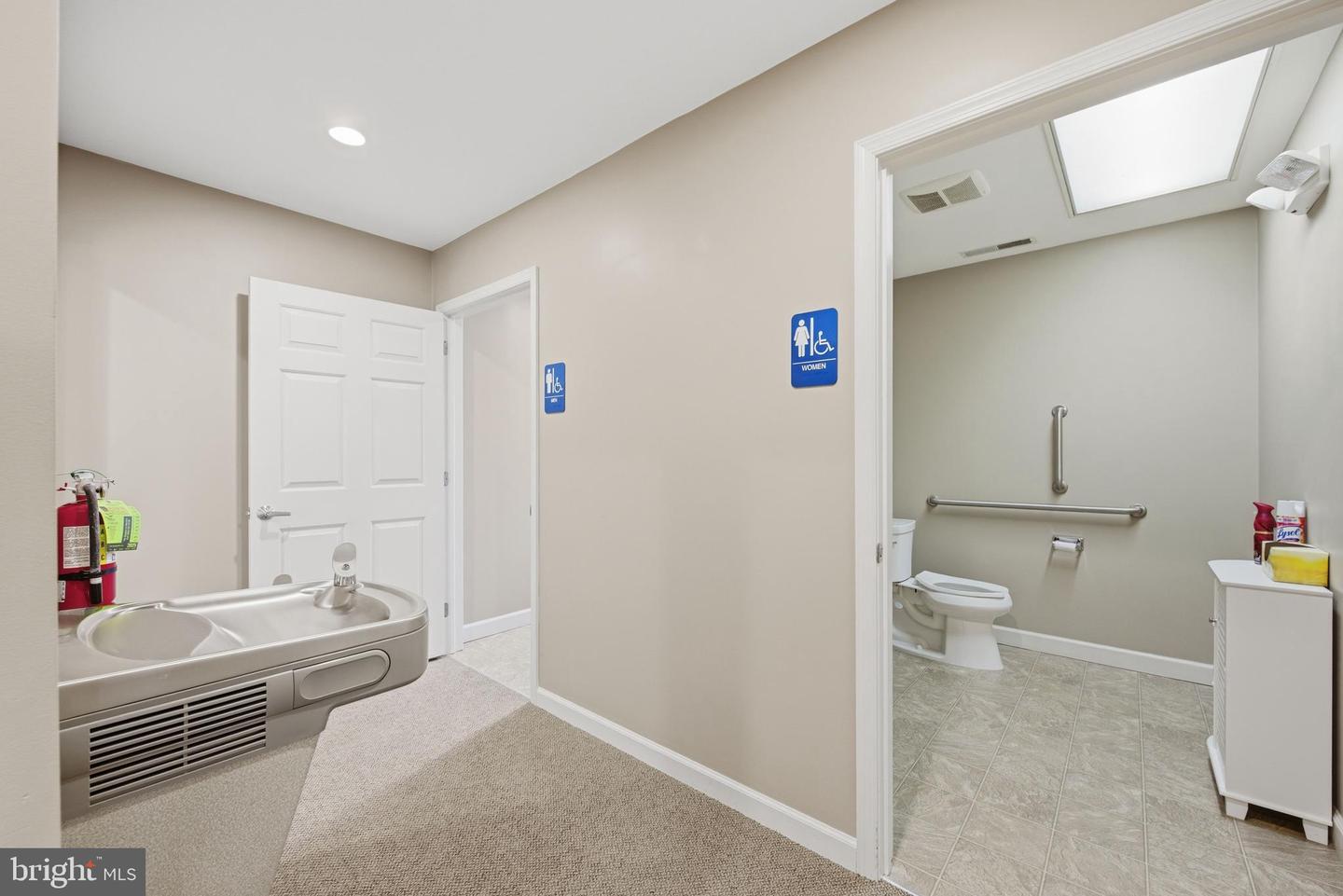 307 E Broad St Property Photo 29