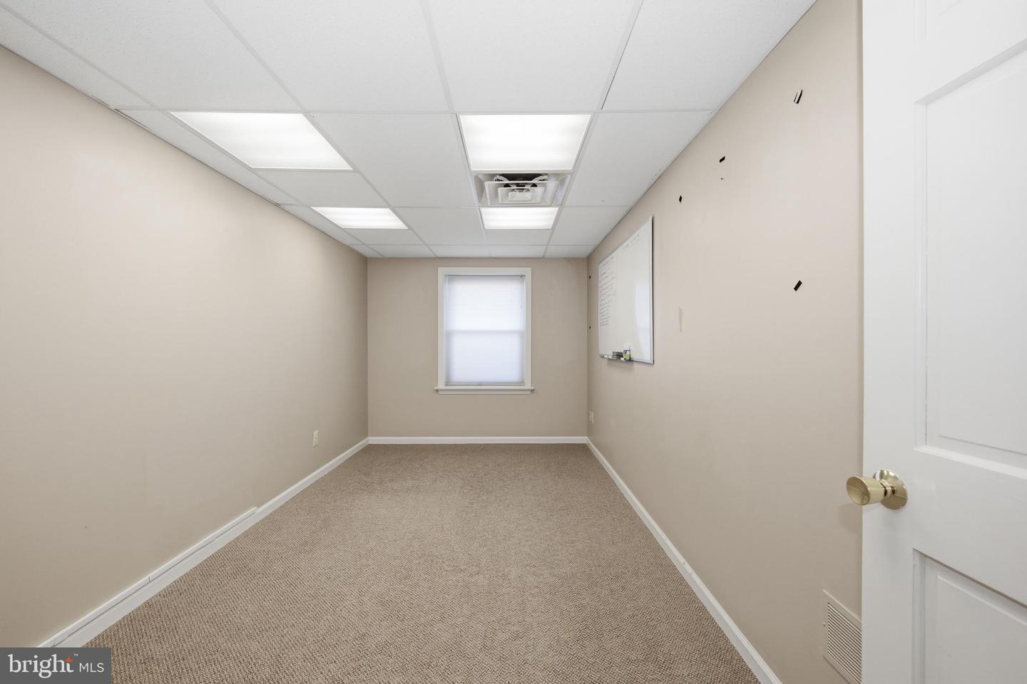 307 E Broad St Property Photo 47