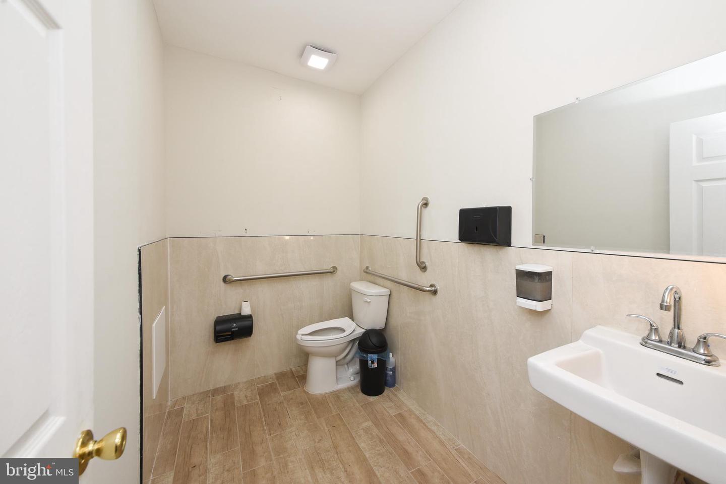 86 N York Rd Property Photo 16