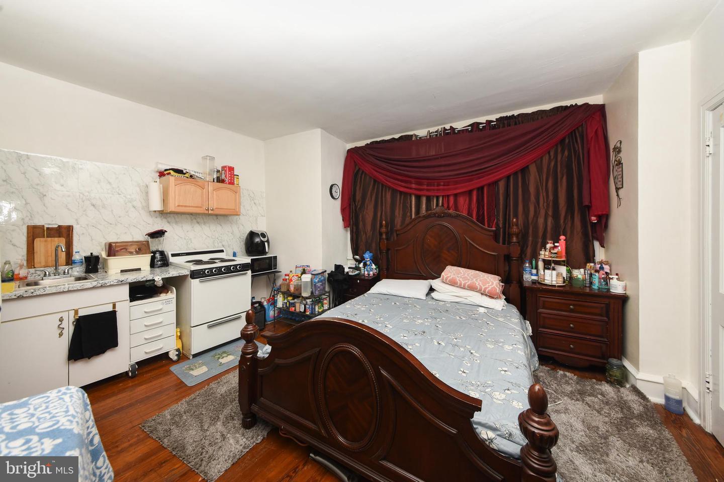 86 N York Rd Property Photo 18
