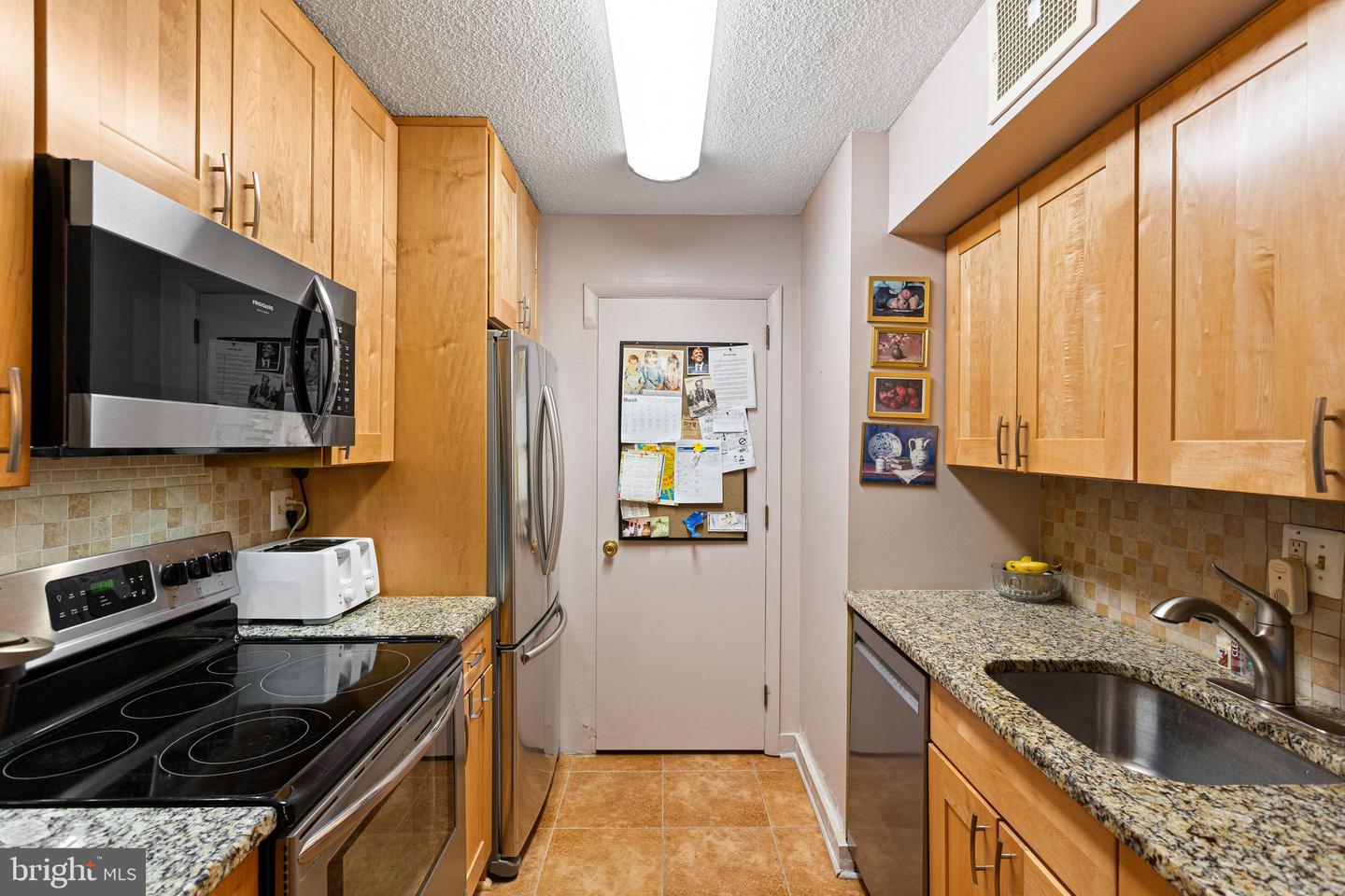 666 W Germantown Pike #2504 Property Photo 7