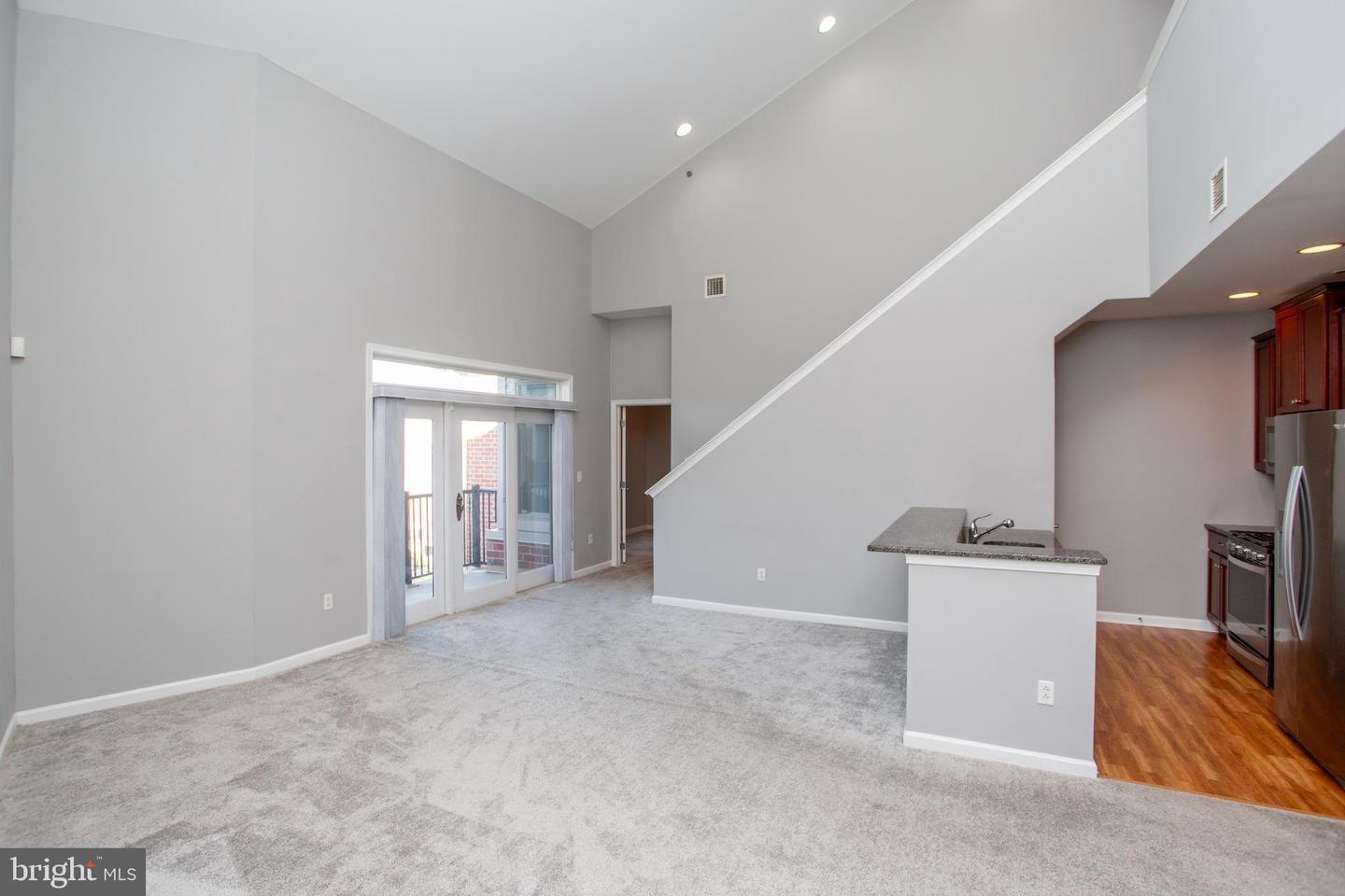 525 Carson Ter Property Photo 9