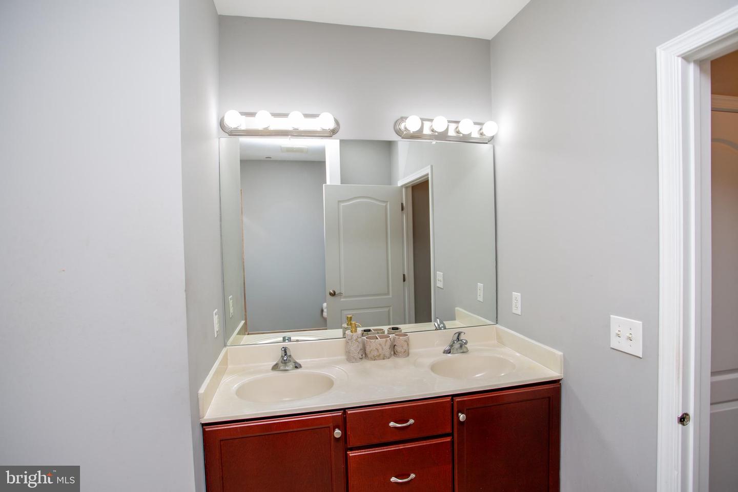 525 Carson Ter Property Photo 27