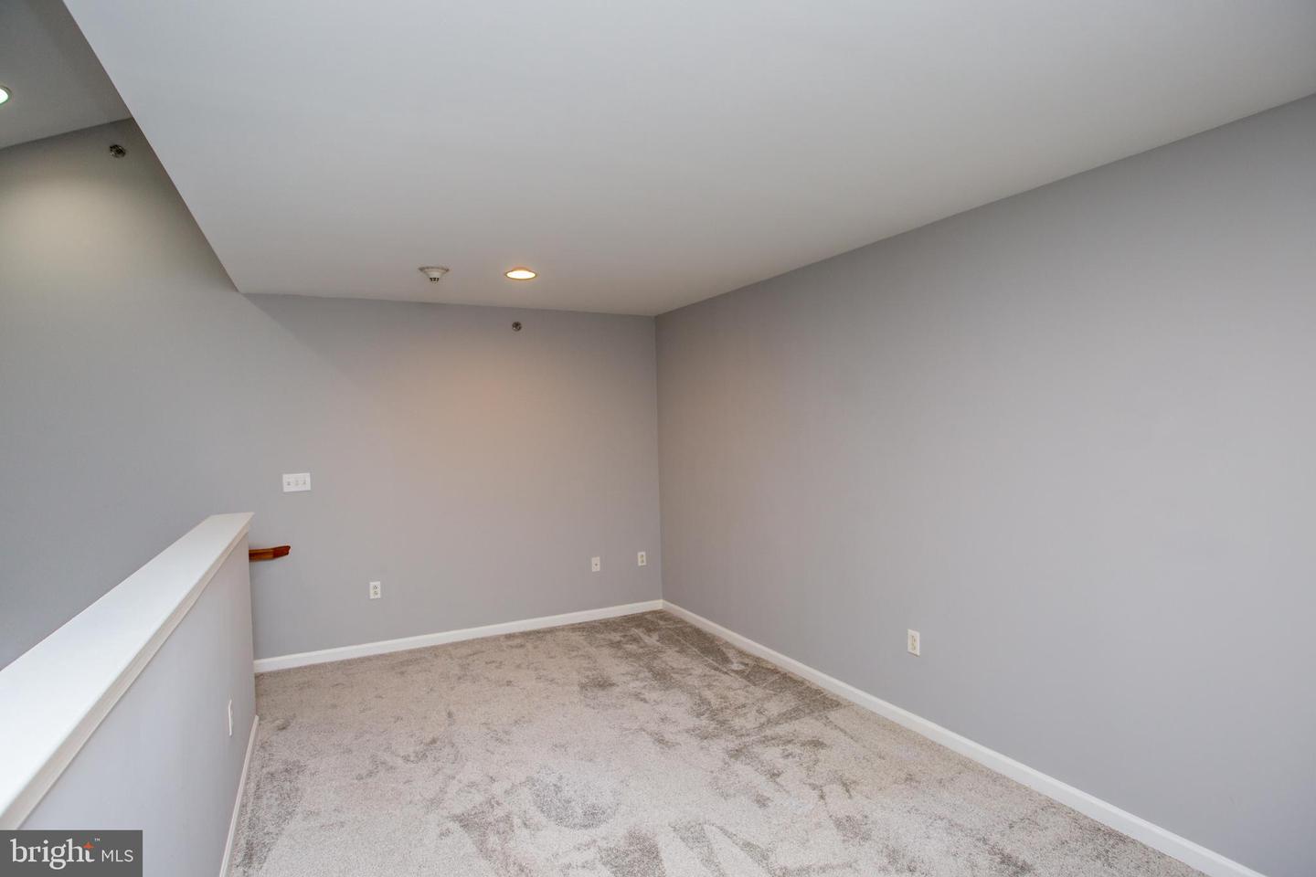 525 Carson Ter Property Photo 32