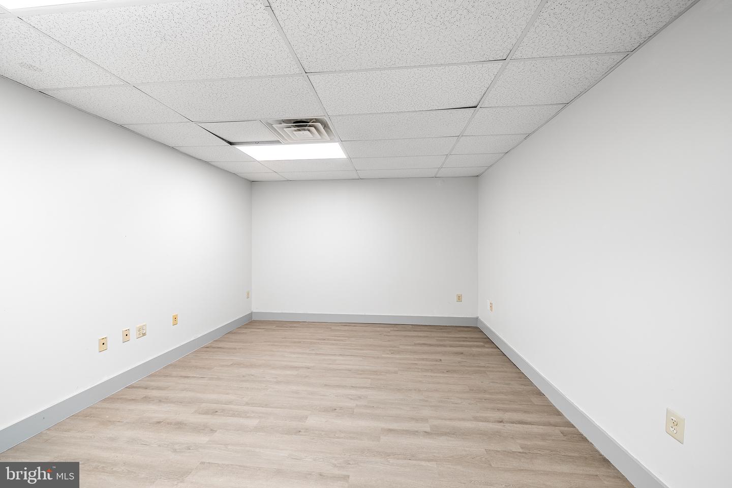 379 Cherry St #office Property Photo 6