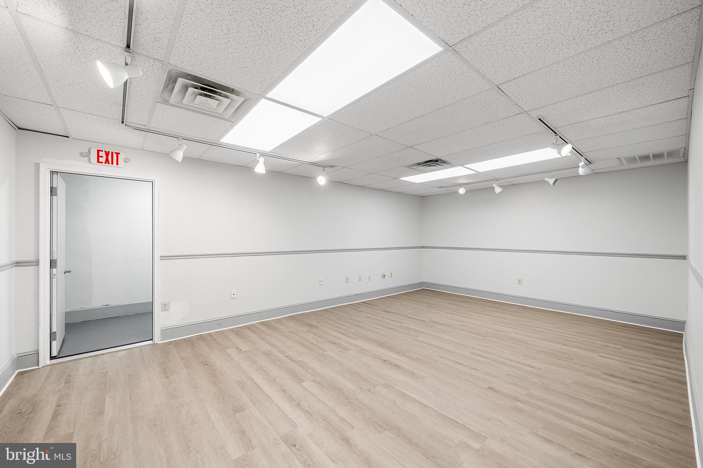 379 Cherry St #office Property Photo 7