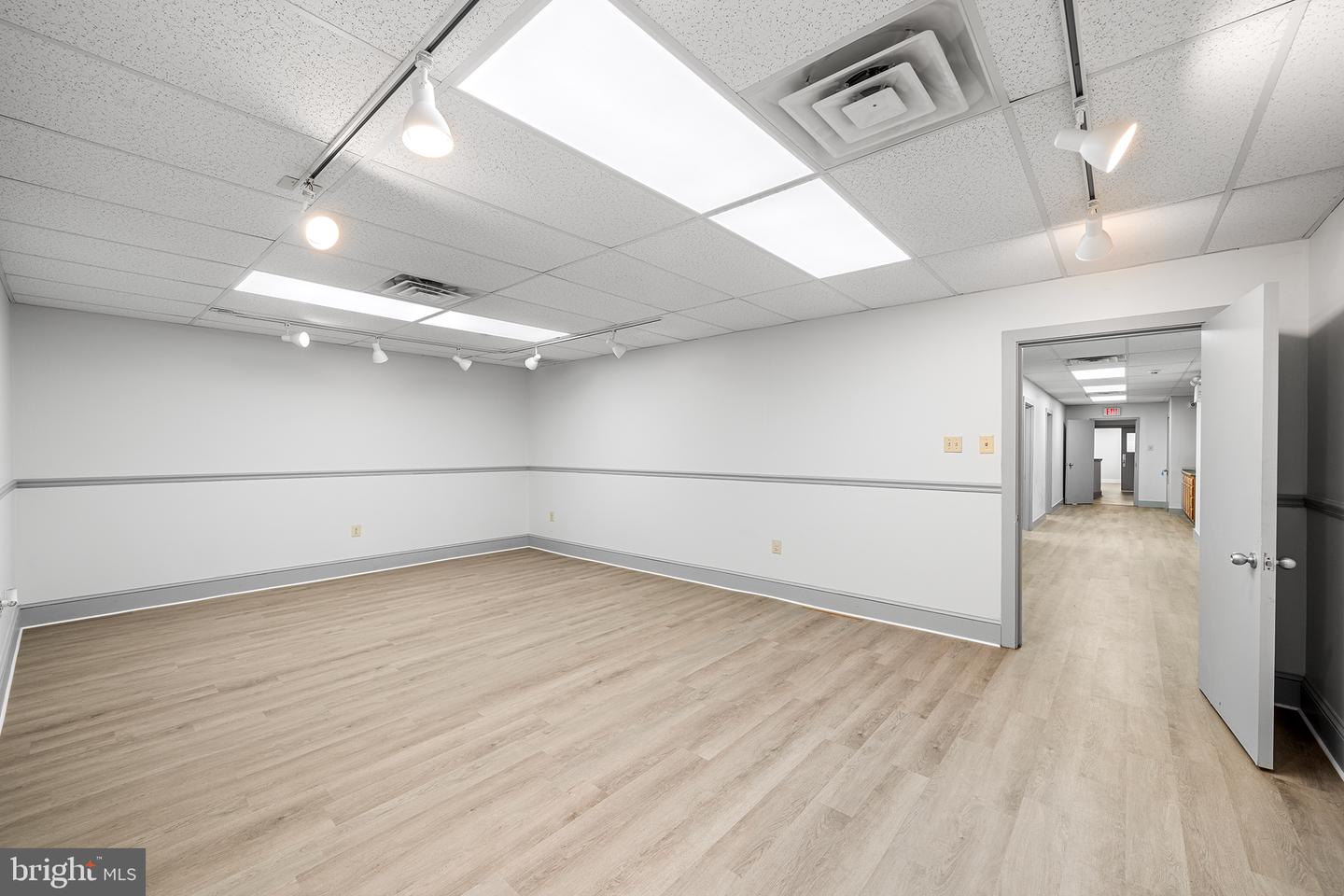 379 Cherry St #office Property Photo 8