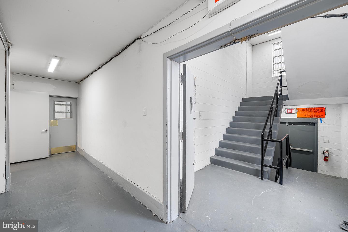 379 Cherry St #office Property Photo 9