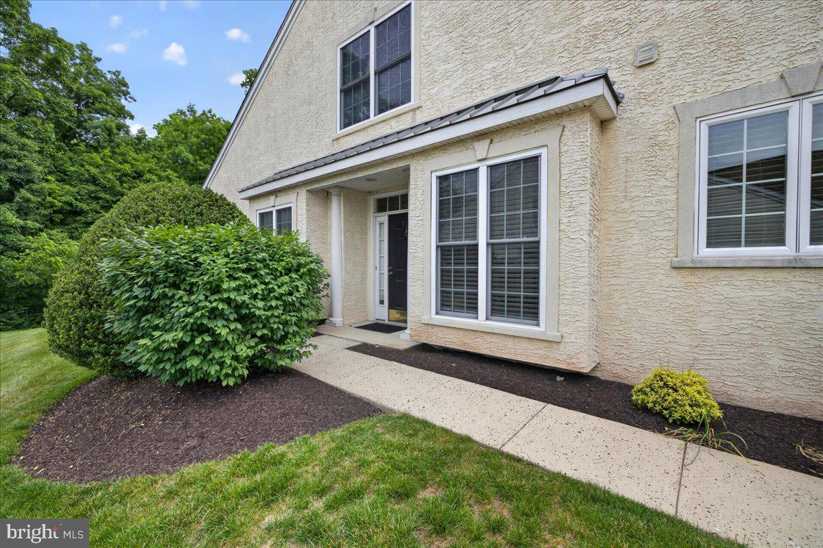 377 Brittany Ct Property Photo 4