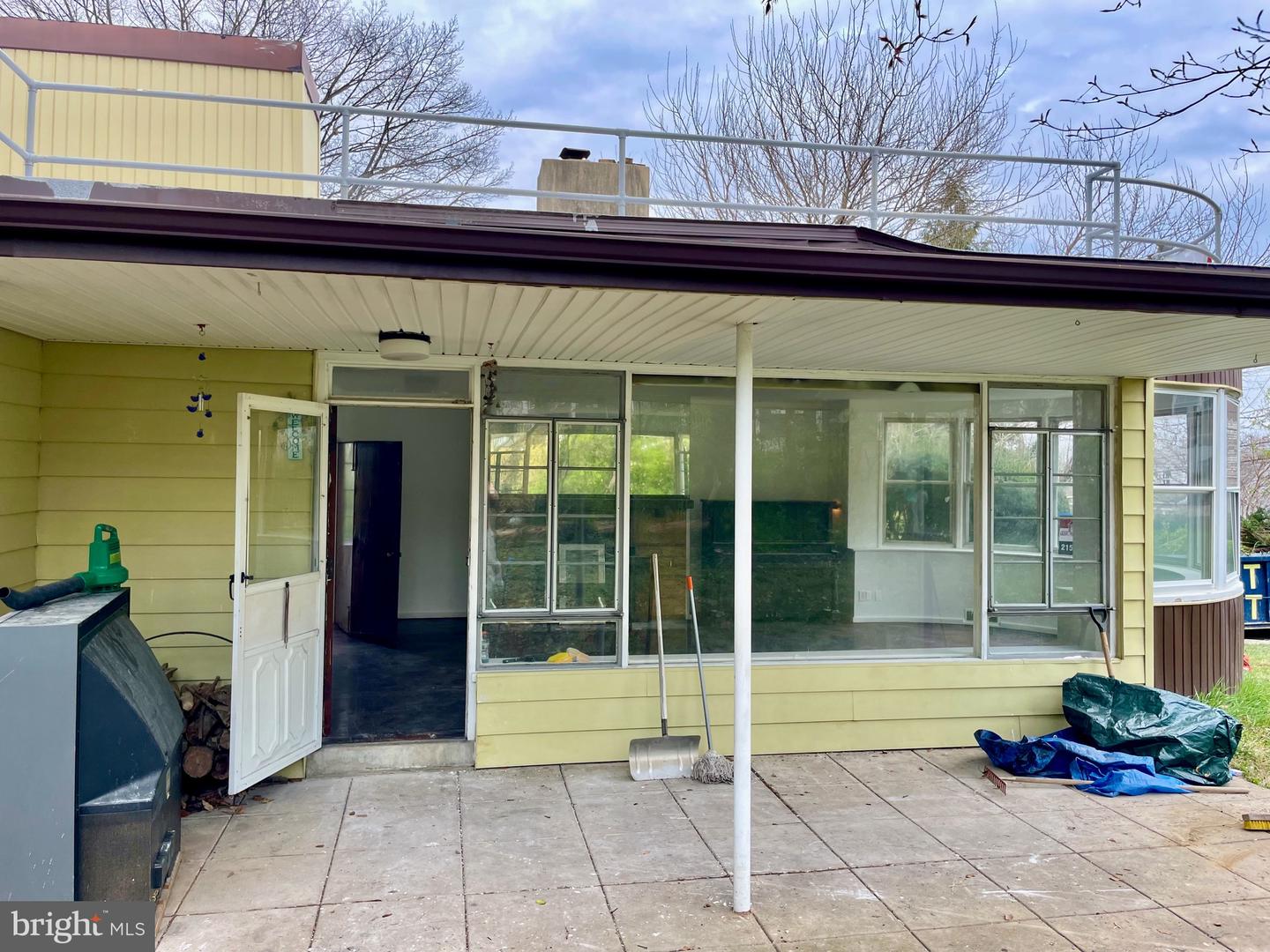 119 Robbins Ave Property Photo 1