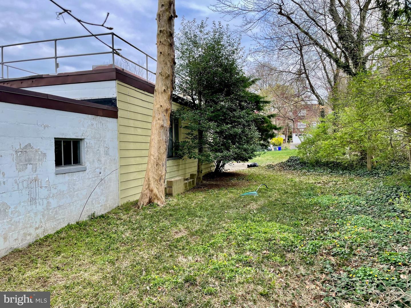 119 Robbins Ave Property Photo 31