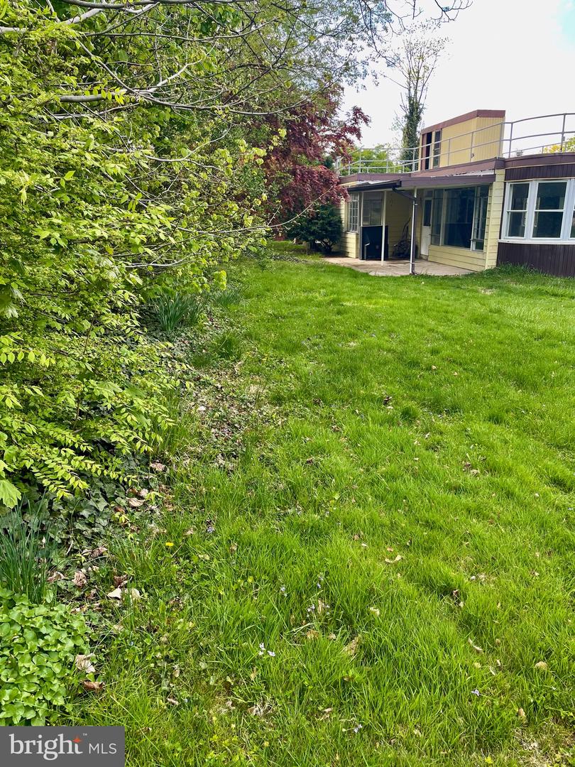 119 Robbins Ave Property Photo 44