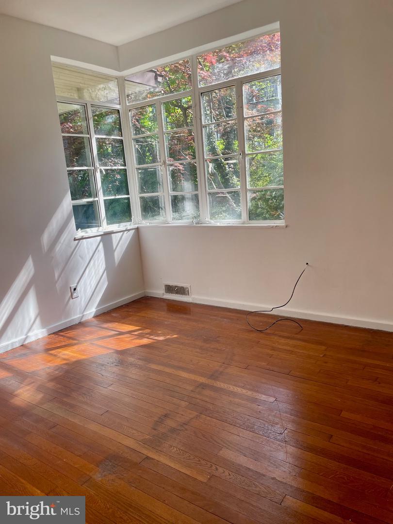 119 Robbins Ave Property Photo 61