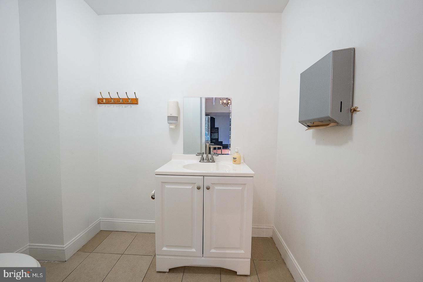 22 E Lancaster Ave #store Property Photo 8