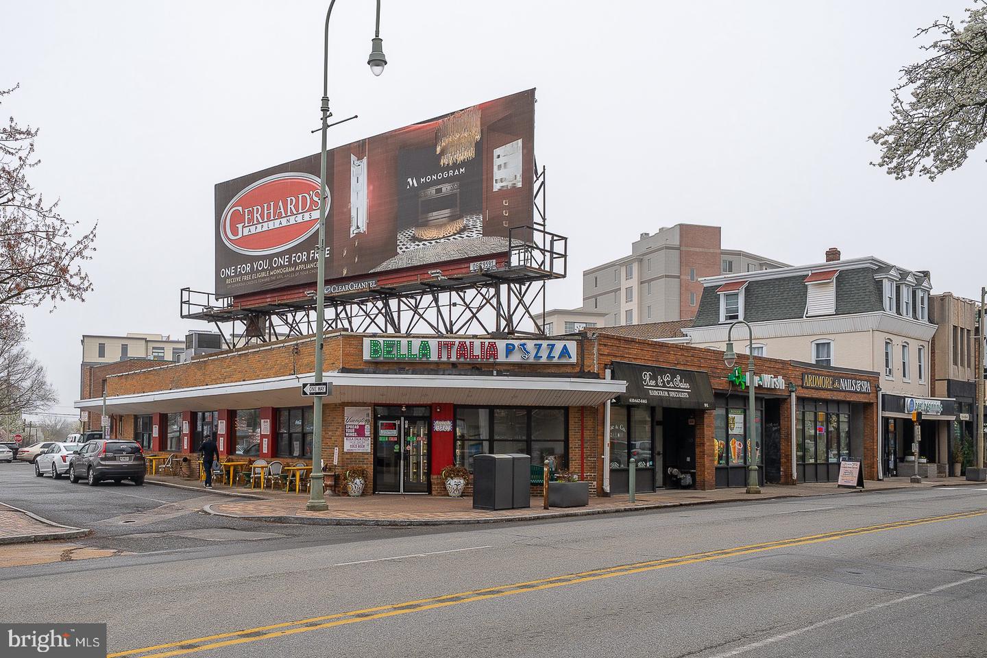 22 E Lancaster Ave #store Property Photo 24
