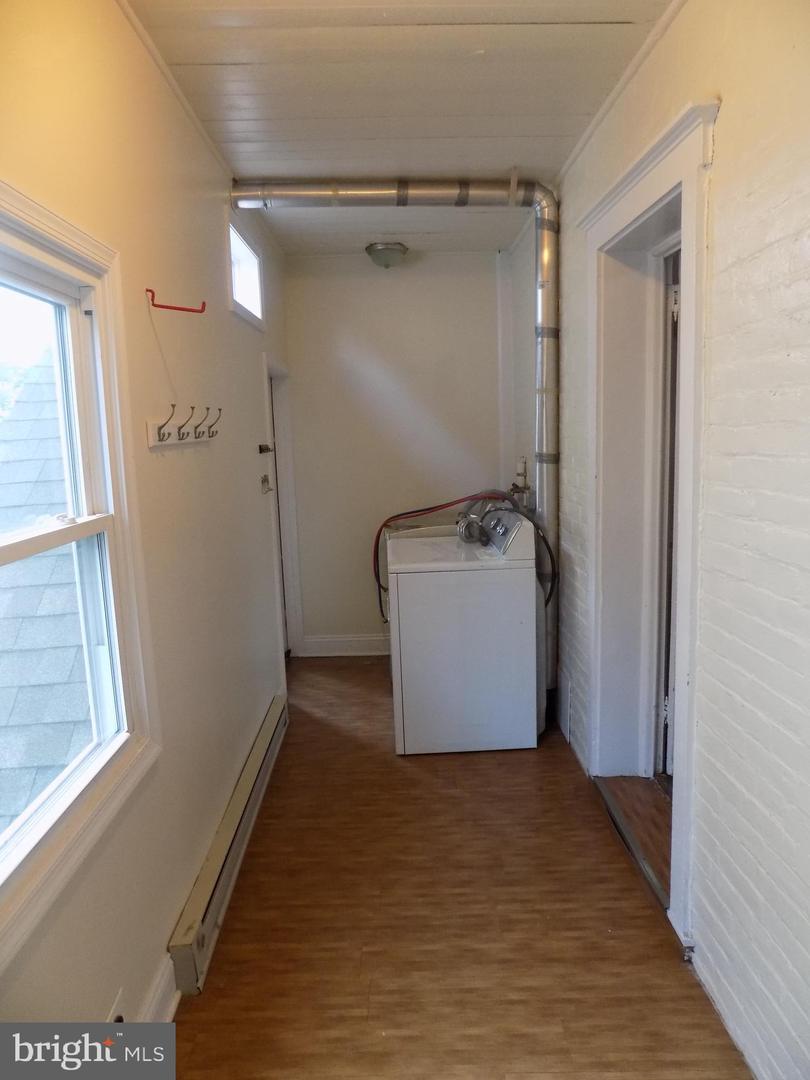 82 Main St Property Photo 6